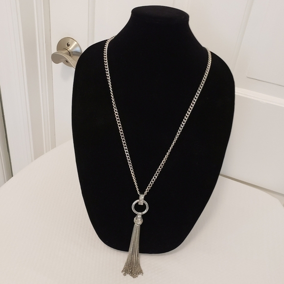 Jennifer Lopez Silvertone Statement Fashion Jewelry Necklace, Tassle - Picture 1 of 8